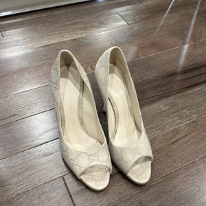 Gucci peep toe tan leather size 37